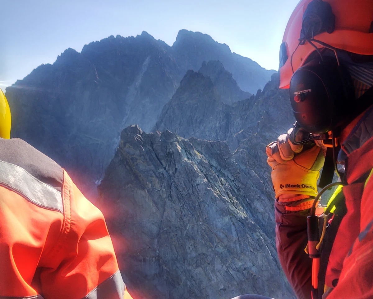 Polska taterniczka uległa poważnemu wypadkowi na Zachodnim Żelaznym Szczycie. Kobieta potrzebowała pomocy słowackich ratowników.