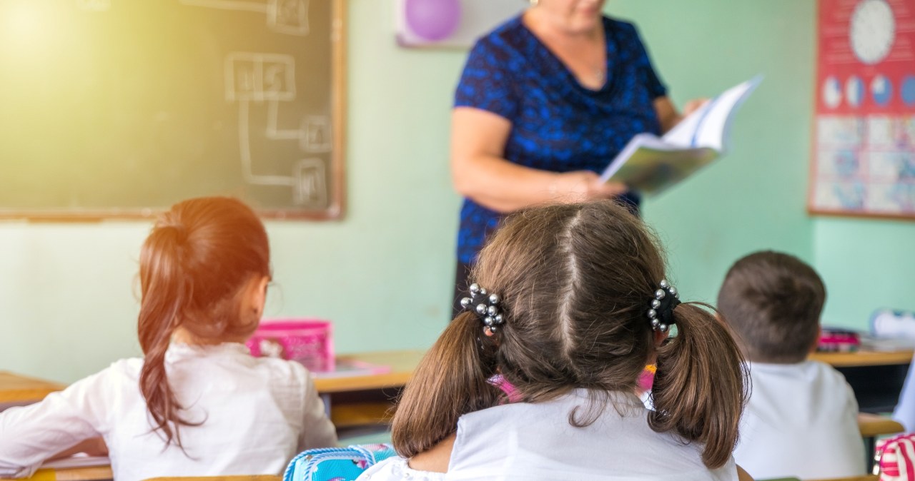Co kryje się w kurzu szkolnych klas? Bakterie a zdrowie płuc dzieci