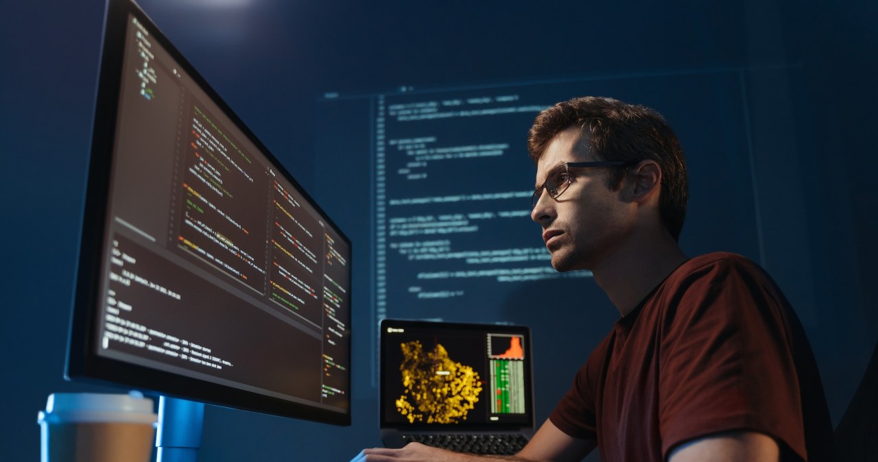 Polak wygrał ze sztuczną inteligencją OpenAI. "Ludzkość zwyciężyła"