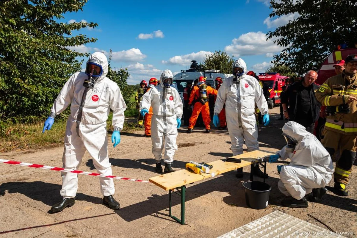 Ponad 300 strażaków z sześciu krajów brało udział w międzynarodowych ćwiczeniach ratowniczych „Cooperation 2023”. Strażacy ćwiczyli różne scenariusze związane z zagrożeniami m.in chemicznymi, biologicznymi czy wybuchami.