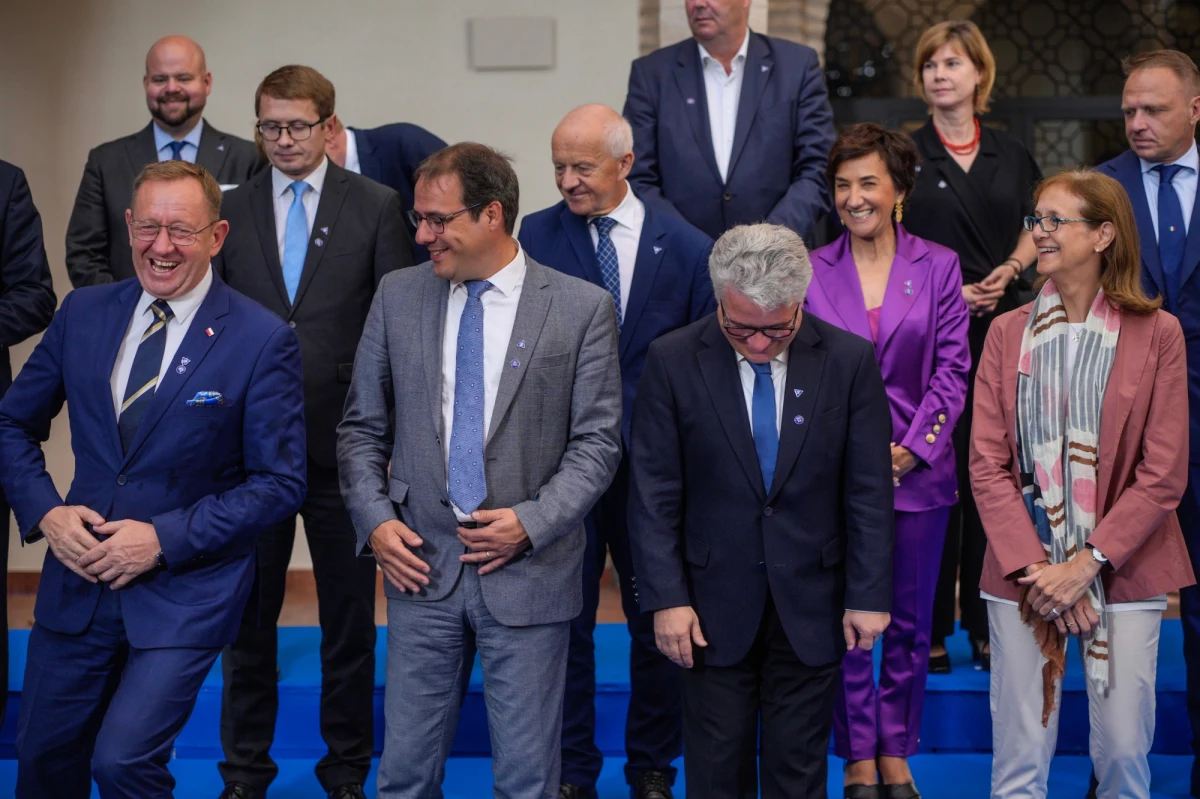 W Kordobie odbyło się nieformalne posiedzenie unijnej Rady Ministrów ds. Rolnictwa. Przed głównymi obradami spotkali się szefowie resortów pięciu krajów przyfrontowych. Tematem zakulisowych rozmów była oczywiście kwestia importu ukraińskiego zboża. "Stoimy przed wieloma wyzwaniami" - tłumaczył w Hiszpanii minister Robert Telus, który złożył również pewną propozycję.