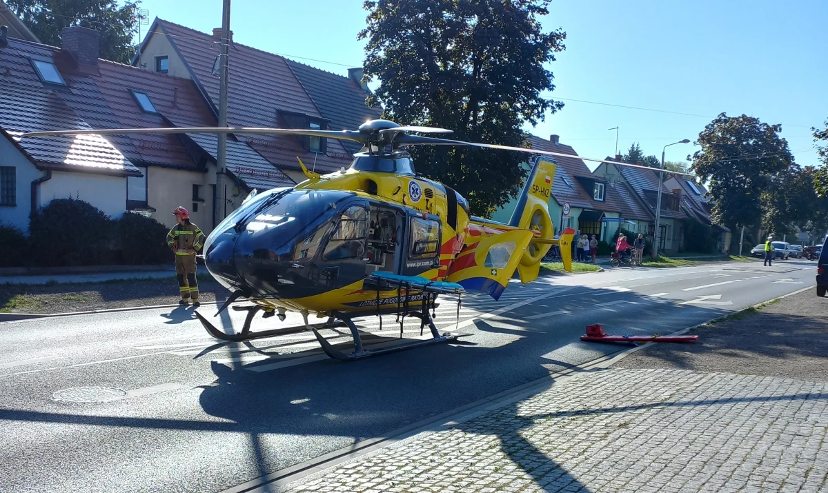 Poważny wypadek w Zabrzu na ulicy Piłsudskiego. Kierująca samochodem osobowym kobieta potrąciła dziewczynkę na przejściu dla pieszych. Kobieta miała twierdzić, że nie ustąpiła 8-latce pierwszeństwa, ponieważ oślepiło ją słońce. Na miejscu lądował śmigłowiec LPR.