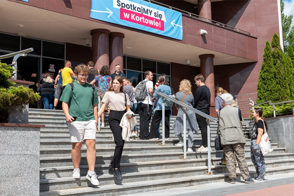 Na Uniwersytecie Warmińsko-Mazurskim w Olsztynie rozpoczęła się dodatkowa rekrutacja na studia stacjonarne i niestacjonarne w języku polskim. Osoby, które chcą jeszcze w tym roku rozpocząć naukę na największej uczelni w regionie, muszą do 13 września zarejestrować się w systemie IRK. Do wyboru mają aż 60 kierunków kształcenia.
