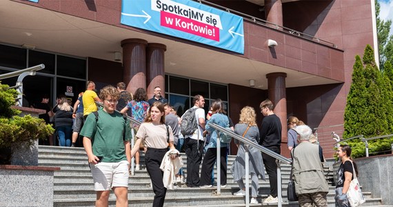 Na Uniwersytecie Warmińsko-Mazurskim w Olsztynie rozpoczęła się dodatkowa rekrutacja na studia stacjonarne i niestacjonarne w języku polskim. Osoby, które chcą jeszcze w tym roku rozpocząć naukę na największej uczelni w regionie, muszą do 13 września zarejestrować się w systemie IRK. Do wyboru mają aż 60 kierunków kształcenia.
