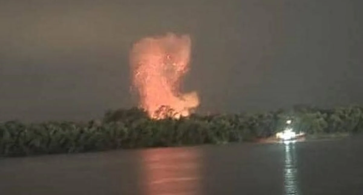 Rumuński minister obrony Angel Tilvar przyznał, że w nocy z niedzieli na poniedziałek na terytorium kraju spadły odłamki rosyjskiego drona - poinformowała agencja Reutera. Jeżeli potwierdzi się, że szczątki znalezione na terytorium Rumunii należą do rosyjskiego drona, to jest to poważne naruszenie suwerenności - oświadczył natomiast rumuński prezydent Klaus Iohannis, cytowany przez agencję Reutera.
