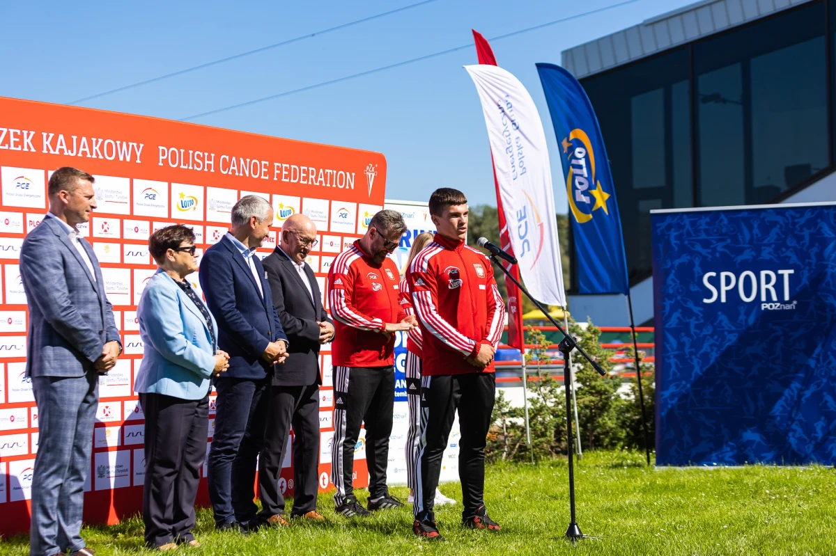 43 reprezentacje z pięciu kontynentów, w tym biało-czerwoni, wezmą udział w kajakarskim turnieju Nadziei Olimpijskich, który w czwartek rozpocznie się na torze regatowym Malta w Poznaniu. W rywalizacji wystartują m.in. zawodnicy z  z USA, Argentyny, Japonii, RPA, łącznie blisko 800 kajakarzy.

