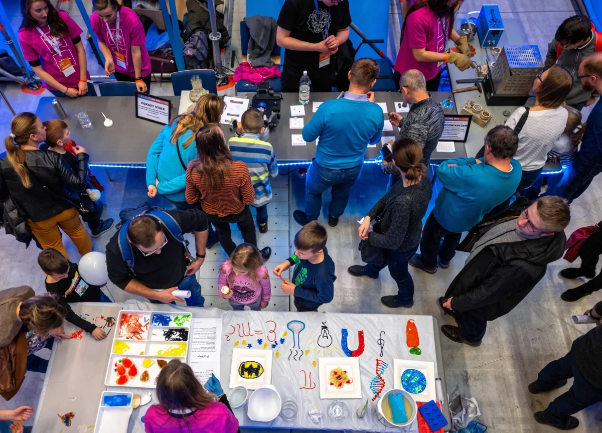 Ponad dwa tysiące naukowców i popularyzatorów nauki przygotowuje 7. Śląski Festiwal Nauki, który w grudniu odbędzie się w Katowicach. W programie blisko tysiąc aktywności. Będą specjalne strefy: motorsportu oraz strefa chorób poprzemysłowych. Festiwal potrwa trzy dni. 