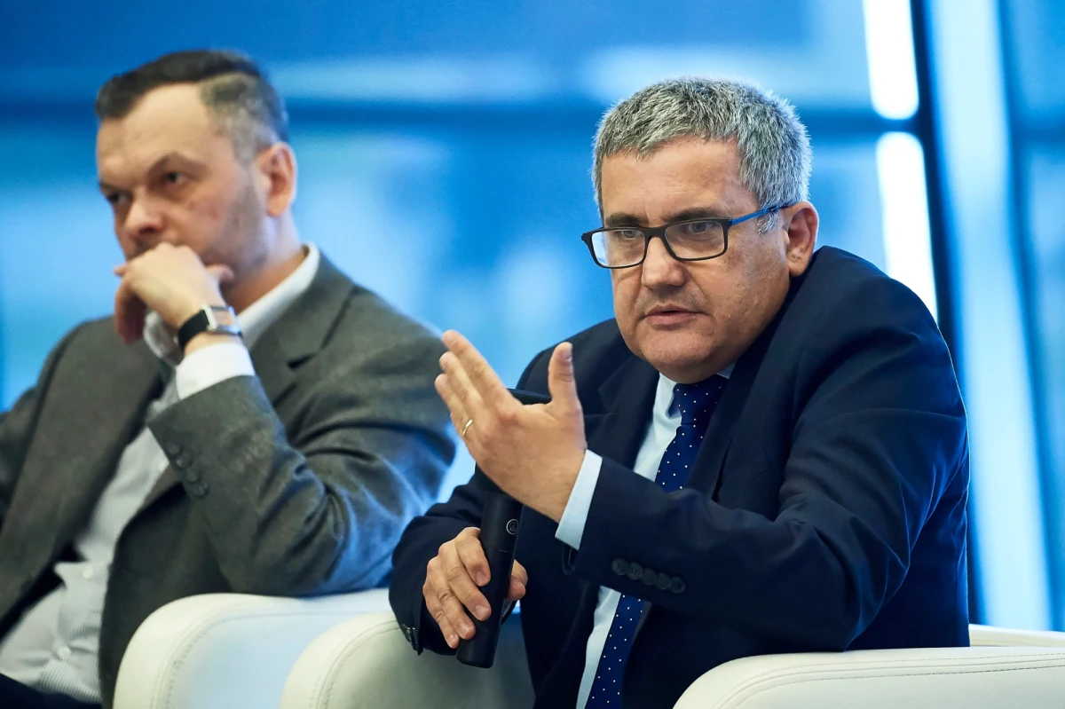 "Chociaż politycy wkładają naprawdę dużo wysiłku w to, żeby, zwłaszcza budząc negatywne emocje, wpłynąć na opinię wyborców, to ich preferencje są dość stałe" - tak kampanię wyborczą na antenie internetowego Radia RMF24 komentował profesor Sławomir Sowiński, politolog z Uniwersytetu Kardynała Stefana Wyszyńskiego w Warszawie.