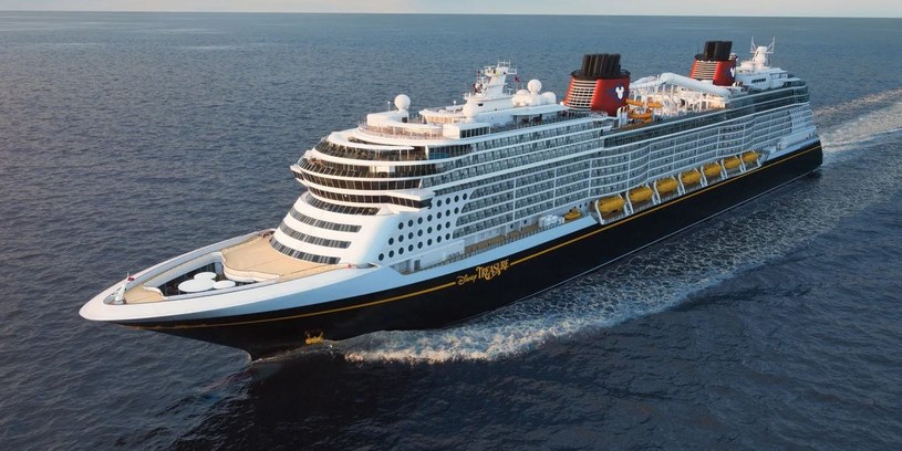Jak ogłosił Disney w najnowszej prezentacji wideo, flota jego statków wycieczkowych powiększy się o szóstą jednostkę, która wypłynie na pełne morze w przyszłym roku. Jakie atrakcje czekać będą na turystów?  
