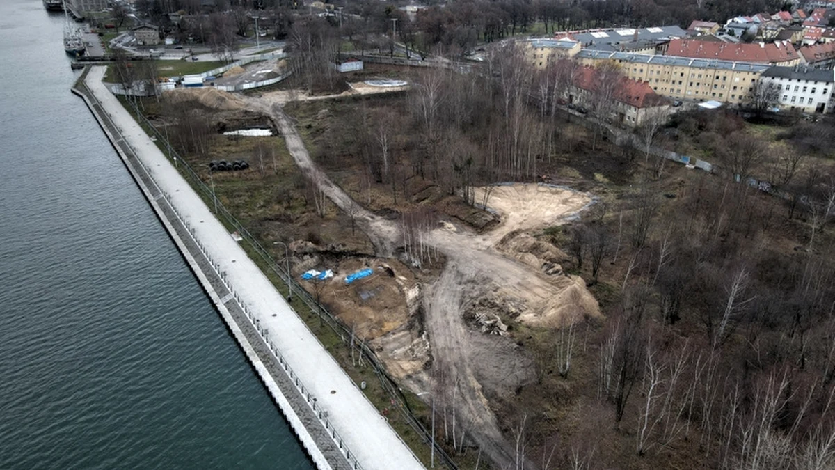 Remediacja Szańca Zachodniego w Nowym Porcie - to źródło i przyczyna uciążliwych, nieprzyjemnych zapachów, na które od kilku dni skarżą się mieszkańcy kilku dzielnic Gdańska. Takie są ustalenia Wojewódzkiego Inspektoratu Ochrony Środowiska w tej sprawie - dowiedział się reporter RMF FM. Trwają badania, które mają odpowiedzieć na pytanie, czy smród może zagrażać zdrowiu lub życiu mieszkańców.