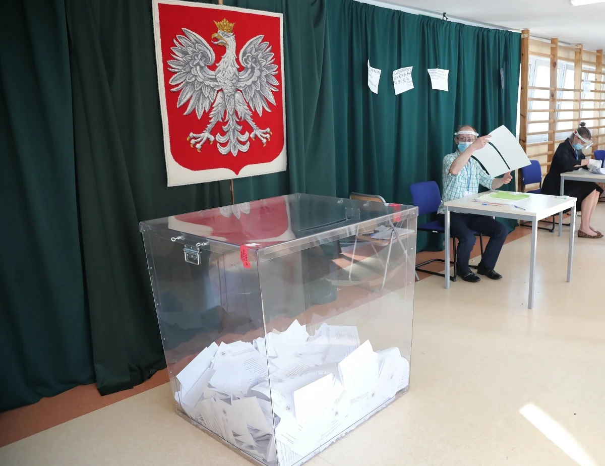 Koniec zgłoszeń! PiS, Koalicja Obywatelska, Lewica, Trzecia Droga Polska 2050 - PSL, Konfederacja, a także Bezpartyjni Samorządowcy - to sześć komitetów, które wystawią kandydatów do Sejmu w całym kraju. Wybory 15 października.