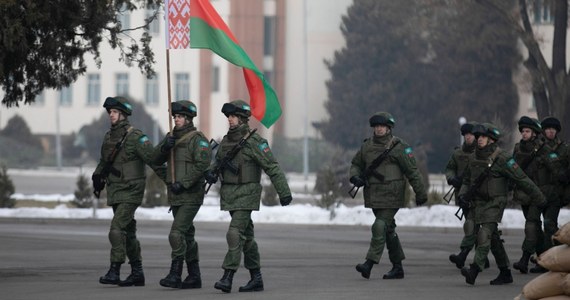 Zakończyła się aktywna faza manewrów "Bojowe Braterstwo 2023", prowadzonych na sąsiadujących z Polską białoruskich poligonach. W ćwiczeniach wzięło udział ponad 2,5 tys. żołnierzy z Białorusi, Rosji, Kazachstanu, Tadżykistanu i Kirgistanu.