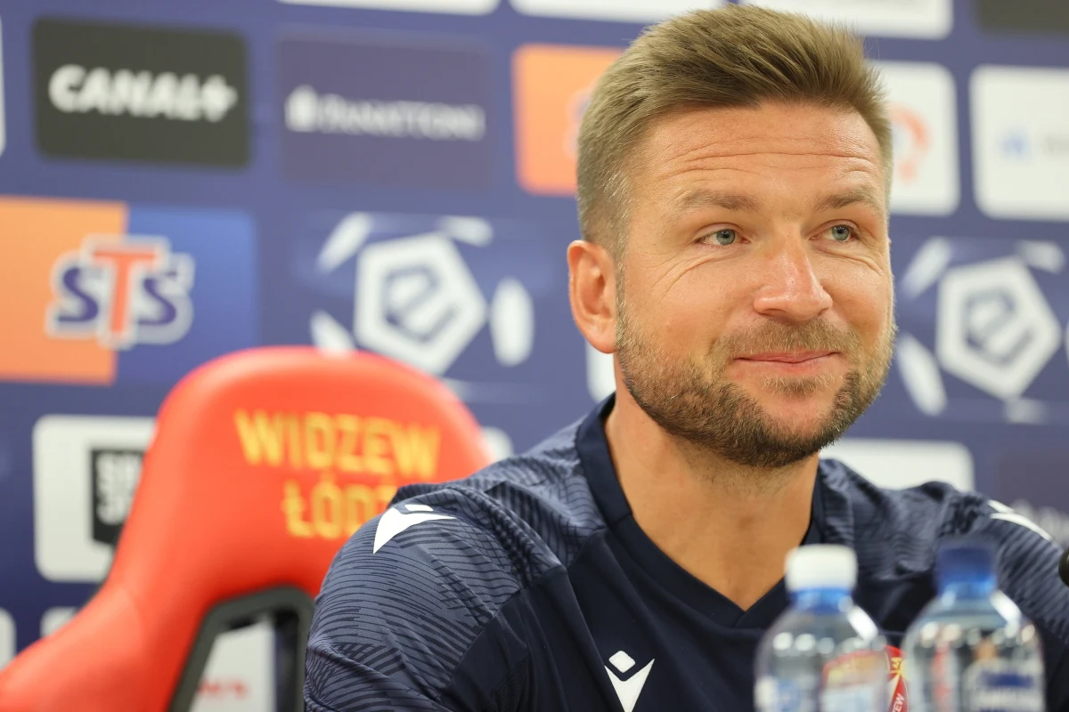 Piłkarze występującego w ekstraklasie Widzewa wygrali z pierwszoligowym Zniczem Pruszków 2:1 (1:0) w rozegranym w czwartek sparingu. Łódzką drużynę po raz pierwszy prowadził nowy trener Daniel Myśliwiec.