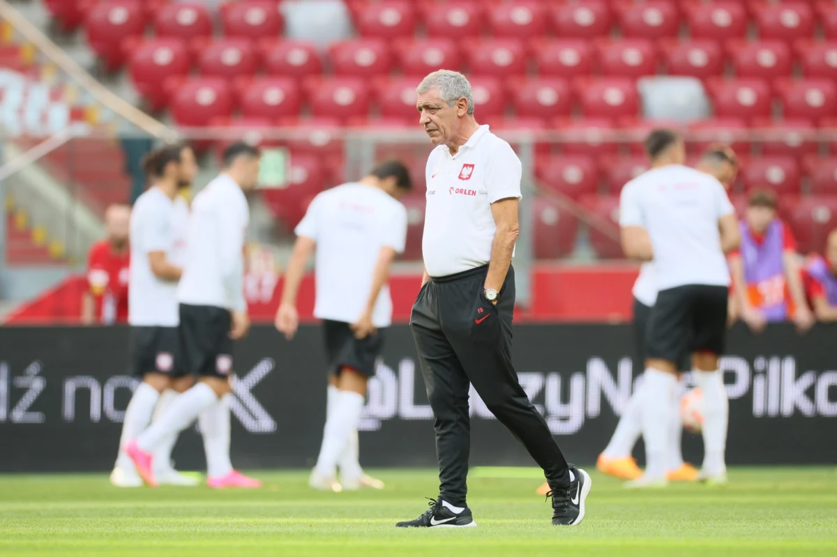 Ważne trzy punkty w eliminacjach mistrzostw Europy, ale także pewien przełom i poprawa atmosfery wokół drużyny narodowej - taka jest stawka wieczornego meczu polskich piłkarzy z Wyspami Owczymi w Warszawie. Znamy już skład wyjściowy Biało-Czerwonych. Jest wielki powrót. 