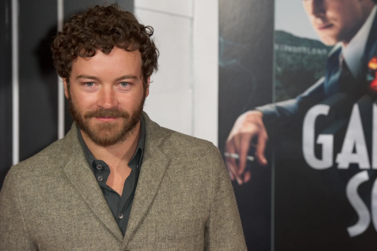 Aktor Danny Masterson znany z roli Stevena Hydena w serialu „Różowe lata 70.” został skazany na 30 lat więzienia – przekazał zastępca prokuratura okręgowego dla Los Angeles Reinhold Mueller. W czerwcu Mastersona uznano za winnego dwóch z trzech zarzucanych mu gwałtów.