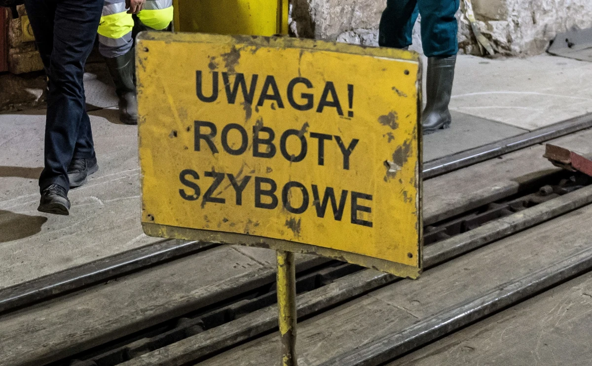Do śmiertelnego wypadku doszło w piątek w Zakładach Górniczych Lubin na Dolnym Śląsku. Jak informuje KGHM, 43-letni pracownik zmarł w szpitalu w wyniku odniesionych obrażeń.