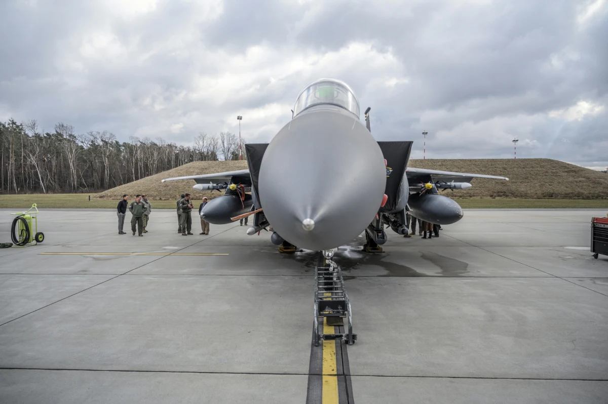 Koncern Boeing przedstawił podczas kieleckich targów przemysłu obronnego najnowszą wersję myśliwca F-15, F-15EX Eagle II. Jednocześnie zaoferował Polsce zakup maszyn. Według firmy Polska jest zainteresowana tym samolotem.