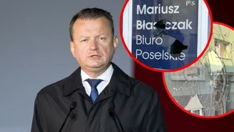 Zniszczono biuro Mariusza Błaszczaka. "Przez okno wpadły kamień i cegła"