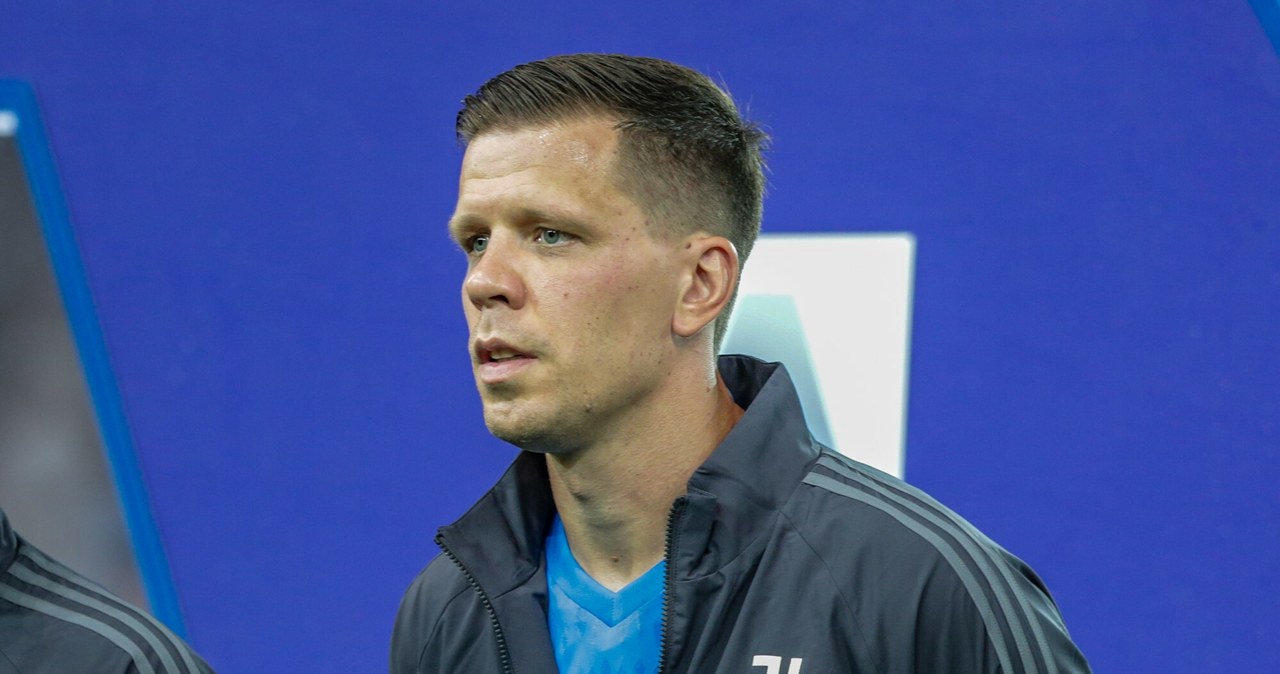 fútbol. Wojciech Szczesny pone un pin a los activistas de la Juventus