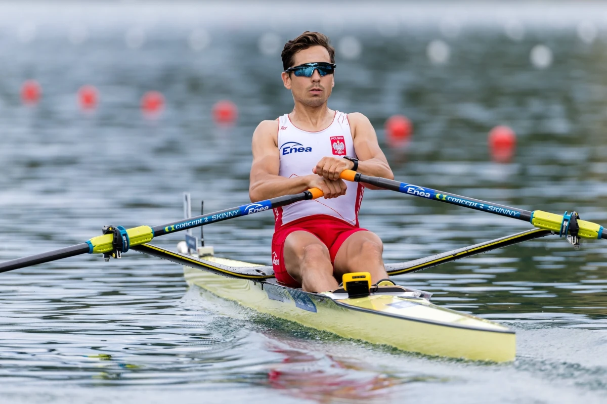 Artur Mikołajczewski zdobył w Belgradzie brązowy medal wioślarskich mistrzostw świata w rywalizacji jedynek wagi lekkiej. Zwyciężył Szwajcar Andri Struzina, a srebro wywalczył Włoch Niels Torre.
