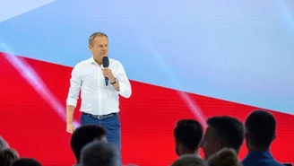 Tusk składa obietnice kobietom i emerytom. Burza oklasków w Tarnowie