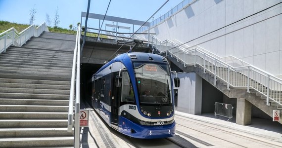 W sobotę i niedzielę, 9 i 10 września, a także 16 i 17 września będą prowadzone prace konserwacyjne w tunelu tramwajowym w ciągu Trasy Łagiewnickiej. W tym czasie zostanie wyłączony ruch tramwajów na odcinku „Kurdwanów P+R” – „Łagiewniki SKA”. Swoje trasy zmienią trzy linie. 
