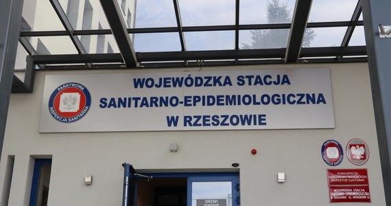 Nie żyje kolejna osoba zakażona legionellą. To oznacza, że liczba ofiar śmiertelnych bakterii wzrosła do 23 osób - poinformowała w sobotę Powiatowa Stacja Sanitarno-Epidemiologiczna w Rzeszowie.
