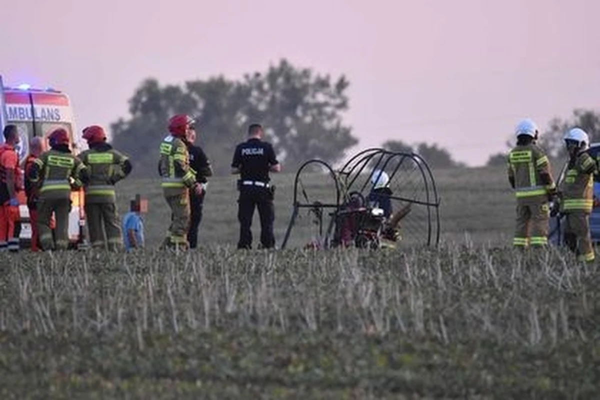 Paralotnia rozbiła się w Sumowie koło Brodnicy w Kujawsko-Pomorskiem. Dwie osoby zostały poszkodowane. Na miejsce wysłano dwa śmigłowce LPR.