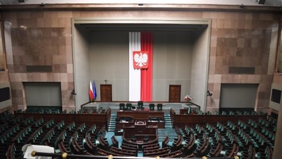 Sondaż: Opozycja ma większość pierwszy raz od miesięcy. Jak będzie wyglądał nowy Sejm?