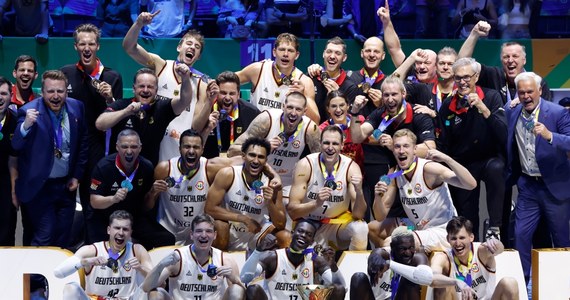 Koszykarze Niemiec pokonali w finale w Manili Serbię 83:77 (23:26, 24:21, 22:10, 14:20) i po raz pierwszy w historii zdobyli mistrzostwo świata. To największy sukces reprezentacji Niemiec w historii. 