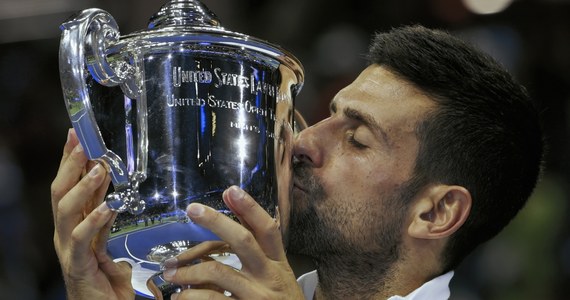 Novak Djoković pokonał Rosjanina Daniiła Miedwiediewa 6:3, 7:6 (7-5), 6:3 w finale US Open w Nowym Jorku. 36-letni serbski tenisista wywalczył 24. w karierze tytuł wielkoszlemowy. W poniedziałkowym notowaniu wróci na prowadzenie w światowym rankingu.