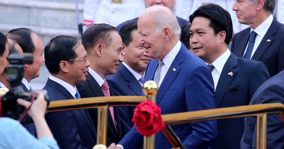 ​Przywódcy Wietnamu i Stanów Zjednoczonych oświadczyli we wspólnym komunikacie w poniedziałek, że przestrzegają przed "groźbami bądź użyciem siły" na Morzu Południowochińskim. 