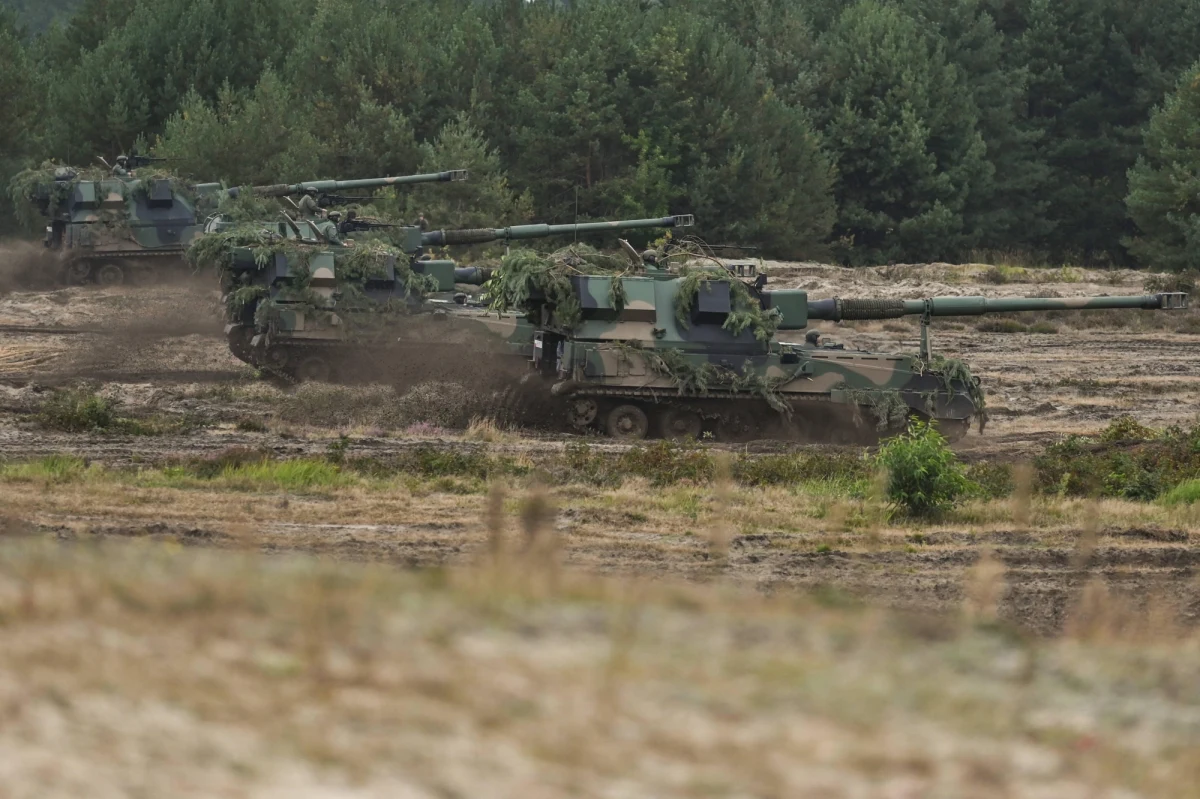 W przyszłym roku NATO zorganizuje największe wspólne ćwiczenia od czasów zimnej wojny. Mają one przygotować siły dowodzenia do odparcia ewentualnego ataku Rosji na jednego z członków Sojuszu - informuje "Financial Times". W ćwiczeniach weźmie udział ponad 40 tys. żołnierzy. 