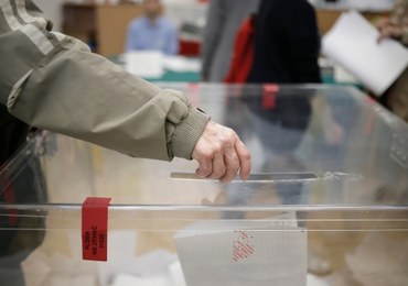 Sondaż: Polacy podzieleni ws. październikowego referendum
