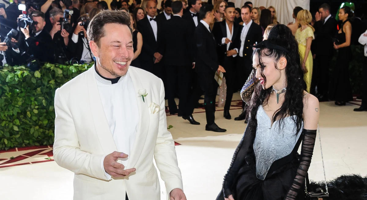 Biznesmen Elon Musk potwierdził na platformie X (dawniej Twitter), że z piosenkarką Grimes ma troje dzieci. Musk przekazał też, że imię najmłodszego potomka jest równie oryginalne, co jego rodzeństwa.