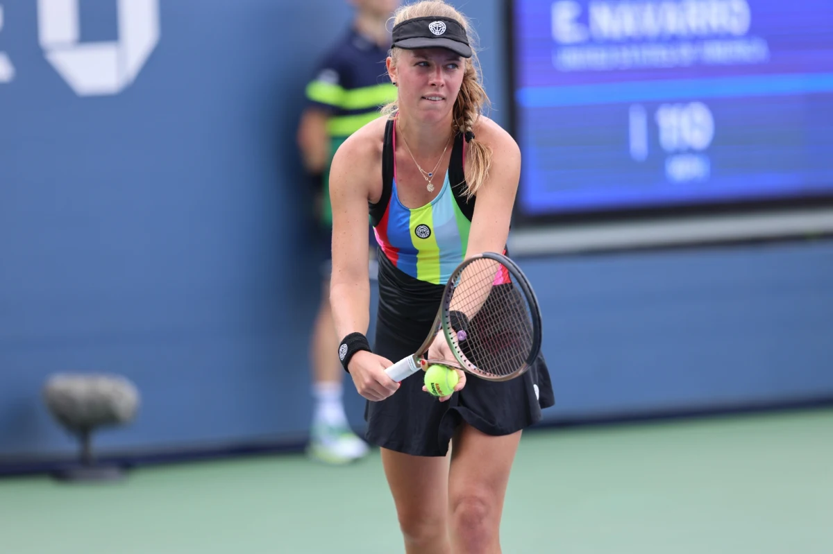 ​Magdalena Fręch odpadła z turnieju tenisowego WTA 500 w San Diego. W pierwszej rundzie przegrała po dwugodzinnej walce z Kolumbijką Camilą Osorio 3:6, 6:1, 4:6.