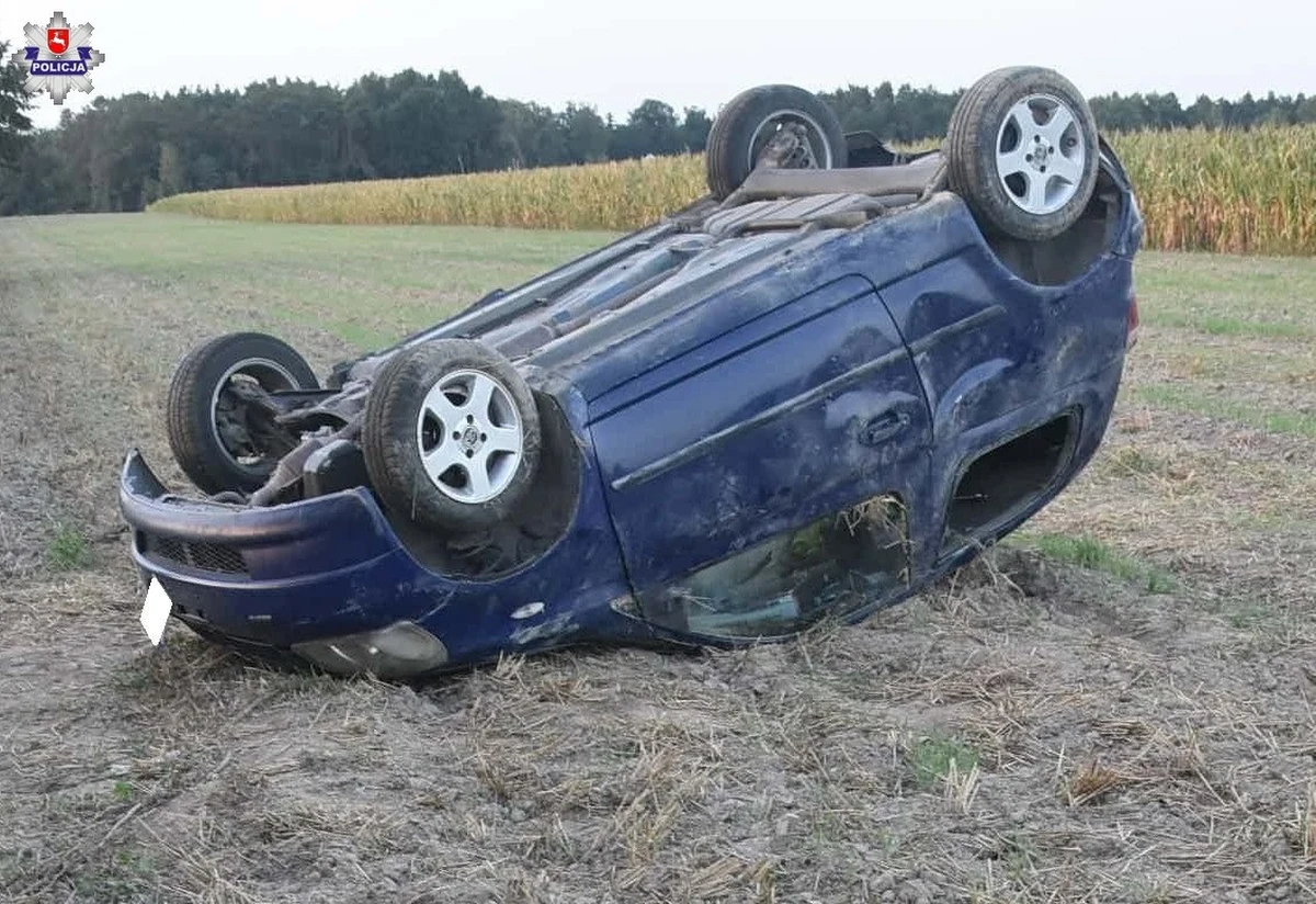 19-latka wraz ze swoim rocznym dzieckiem została zabrana do szpitala po dachowaniu samochodu osobowego, którego była pasażerką. W pojeździe znajdowało się w sumie sześć osób. Kierowca pojazdu miał niemal 2 promile alkoholu w organizmie. Zaskakujące było również zachowanie pasażerów i kierowcy po zdarzeniu.