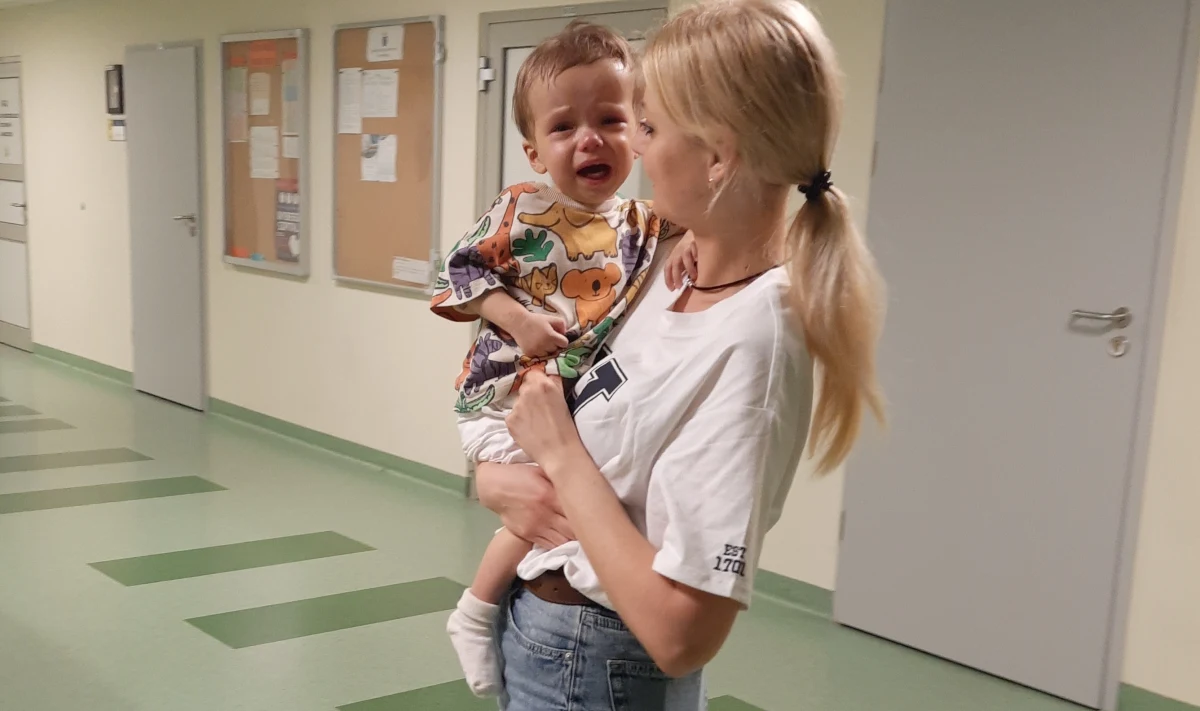 "Uważamy, że jest to najprawdopodobniej pierwsza tego typu operacja po tej części Atlantyku" - powiedział o operacji serca 1,5-rocznego Januszka prof. Tomasz Mroczek, kierownik kliniki kardiochirurgii w Uniwersyteckim Szpitalu Dziecięcym w Krakowie-Prokocimiu. Z profesorem rozmawiał reporter RMF FM Marek Wiosło.