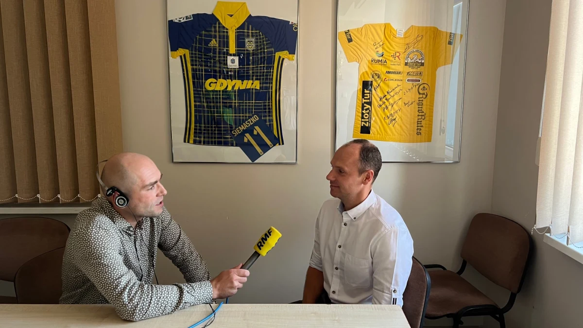 "To burmistrz Rumii, Michał Pasieczny, stoi za moją kandydaturą" - przyznaje w rozmowie z RMF FM Rafał Siemaszko - piłkarz, były zawodnik między innymi Arki Gdynia i kilku innych klubów z Pomorza. W sierpniu jego start do Sejmu z listy Koalicji Obywatelskiej ogłosił sam Donald Tusk. 