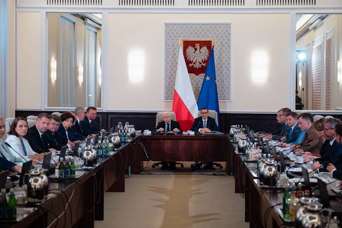 Rząd wezwał Komisję Europejską, aby przedłużyła zakaz importu zbóż z Ukrainy po 15 września. Rada Ministrów przyjęła specjalną uchwałę w tej sprawie. W przeciwnym wypadku, Polska - zgodnie z zapowiedziami - samodzielnie wprowadzi taki zakaz na poziomie krajowym.