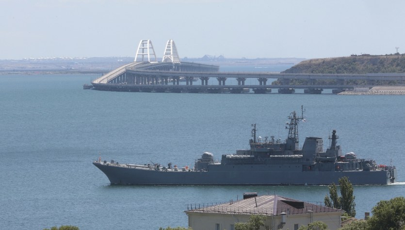 War in Ukraine.  The difficult situation in Crimea.  The occupiers are running out of fuel