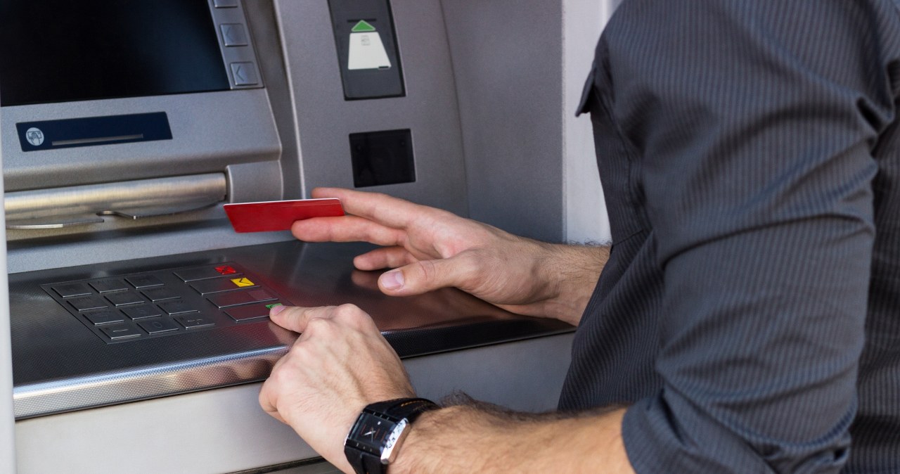 Uważaj, ile wpłacasz na konto. Bank doniesie skarbówce