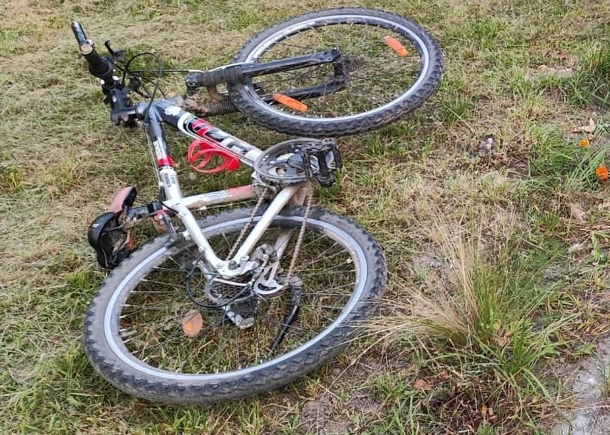 Blisko 2,5 promila alkoholu miał w organizmie kierowca renaulta, który w miejscowości Wszedzień w Zachodniopomorskiem potrącił 7-latka jadącego rowerem po chodniku. Sprawca próbował uciec. Zatrzymał go policjant przebywający na urlopie.  

