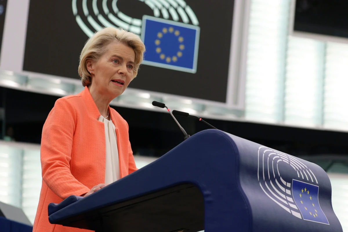 Zawsze byłam przekonana, że migracją trzeba zarządzać; wymaga to wytrwałości i cierpliwej pracy z kluczowymi partnerami, i wymaga jedności w Unii Europejskiej - powiedziała w Parlamencie Europejskim w Strasburgu przewodnicząca Komisji Europejskiej Ursula von der Leyen, wygłaszając przemówienie o stanie UE.