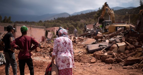 Liczba ofiar śmiertelnych po trzęsieniu ziemi w Maroku wzrosła do 2900 osób. W przypadku rannych tragiczny bilans wynosi obecnie ponad 5500 osób. "Dla wszystkich to trzęsienie ziemi, o takiej skali, było ogromnym zaskoczeniem. Ludzie byli zszokowani, bo nigdy czegoś takiego w tym regionie nie doświadczyli" – relacjonowała w rozmowie z Michałem Zielińskim w Radiu RMF24 mieszkająca w Maroku od ponad 10 lat Katarzyna Ławrynowicz - autorka książki "Maroko. U mnie w Marrakeszu". 