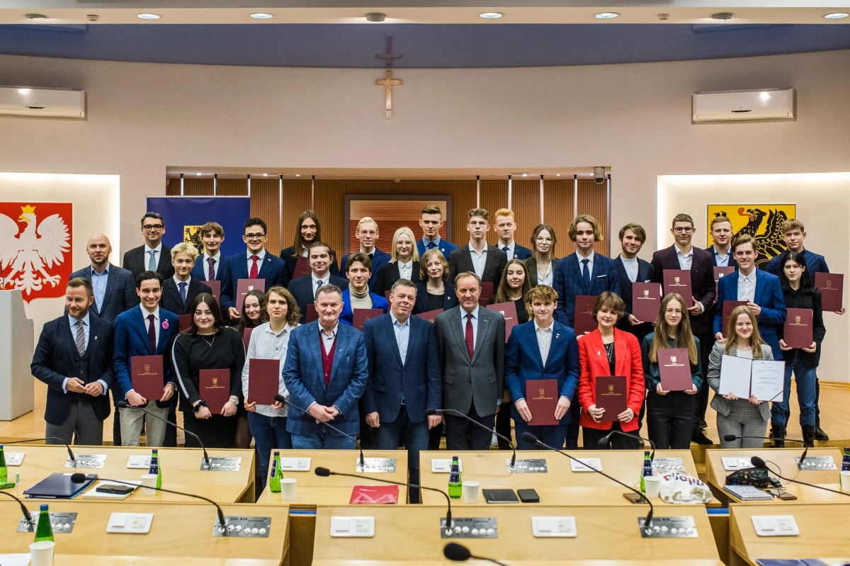 Ruszył nabór do drugiej kadencji Młodzieżowego Sejmiku Województwa Pomorskiego. Czas na składanie zgłoszeń został wydłużony do 18 września. Członkami mogą zostać uczniowie szkół średnich z całego województwa pomorskiego, ale tylko ci którzy są członkami samorządu uczniowskiego lub innej organizacji pozarządowej