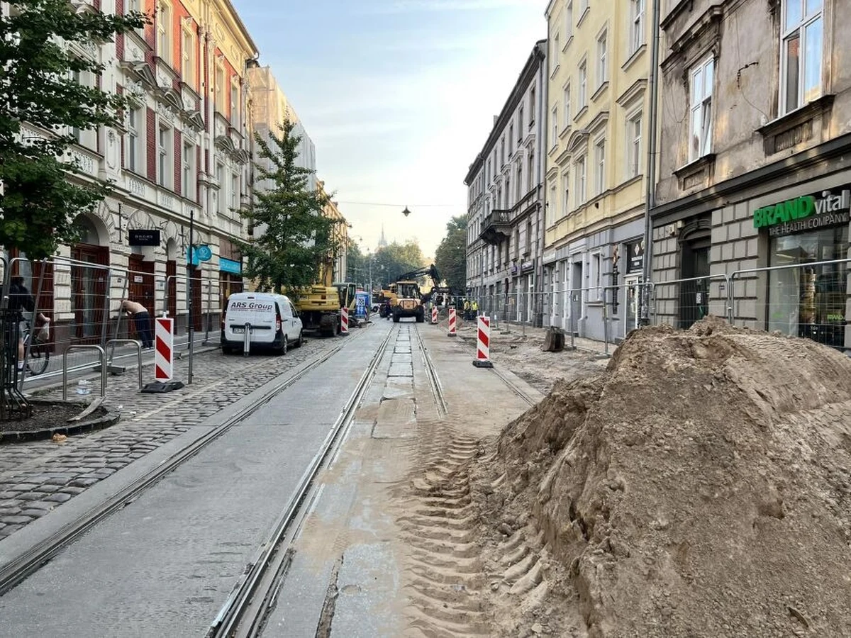 W Krakowie od początku września trwa remont ulic Kościuszki i Zwierzynieckiej. Wkrótce na teren inwestycji mają wkroczyć ekipy gazowników. Ich roboty nie były planowane w takiej skali, jak ostatecznie będą realizowane. Zgodził się na to Zarząd Dróg Miasta Krakowa razem z wykonawcą inwestycji.