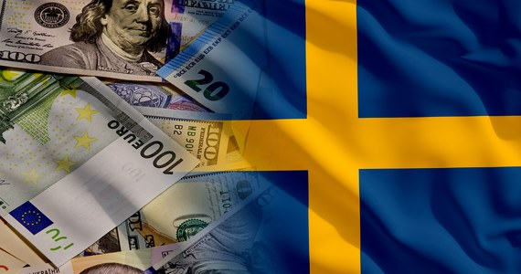 ​W czwartek mija 20 lat od referendum, w którym Szwedzi odrzucili wprowadzenie euro. Według sondaży przeciwnicy wspólnej waluty wciąż mają przewagę, choć mający miejsce w ostatnich miesiącach rekordowy spadek wartości waluty narodowej - korony - zwiększył odsetek zwolenników euro.