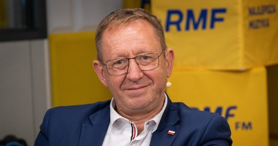 "Nie ma jeszcze decyzji ws. przedłużenia unijnego embarga na ukraińskie zboże" - mówił w Rozmowie o 7:00 w RMF FM i Radiu RMF24 minister rolnictwa Robert Telus. "Oczywiście czekamy, ale jesteśmy dobrej myśli, że nawet jeżeli UE nie przedłuży, to my jako Polska przedłużymy" - dodał gość Pawła Balinowskiego. Dziś wygasa dotychczasowy unijny zakaz importu zbóż z Ukrainy.