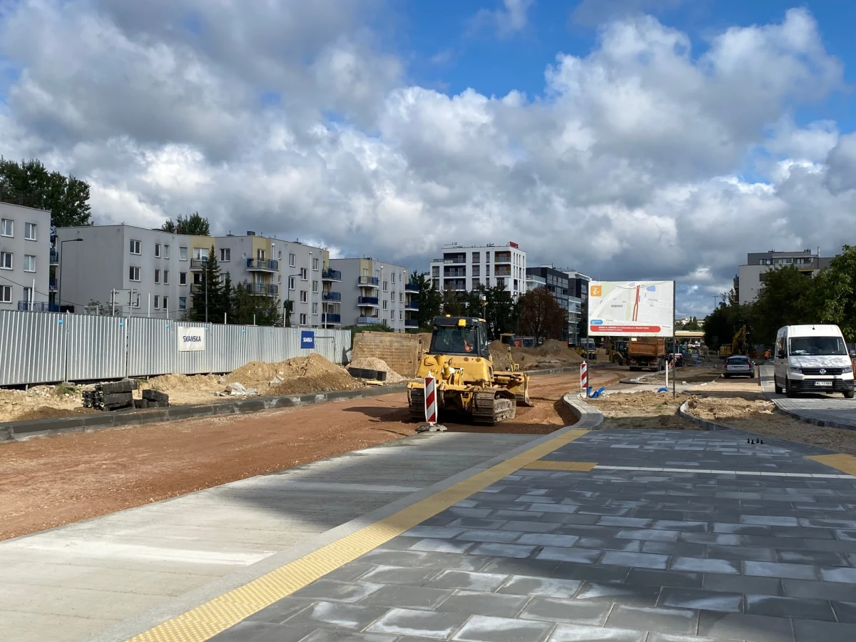 Najpóźniej w listopadzie kierowcy w Warszawie będą mogli pojechać nową ulica Lazurową na Bemowie. Dwie jezdnie połączą trasę ekspresową S8 z ulicą Górczewską.